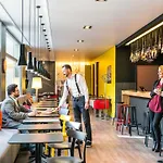 Hotel Novotel Centre Gares 4*