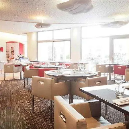 Hotell Novotel Centre Gares 4*