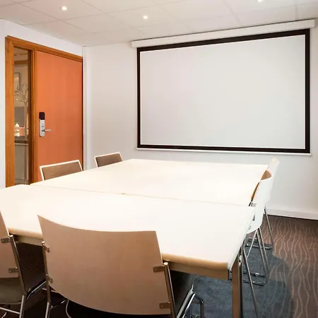 Hotel Novotel Centre Gares 4*