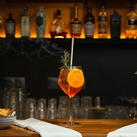 诺沃特里尔中央车站酒店