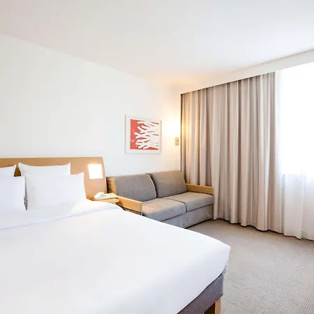 Отель Novotel Centre Gares