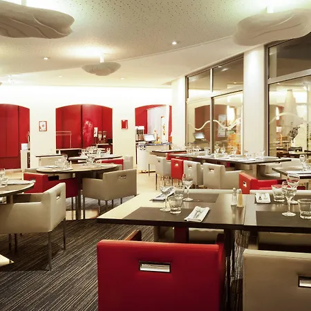 Hotel Novotel Centre Gares 4*