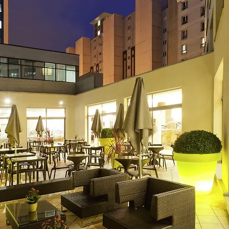 Отель Novotel Centre Gares Лилль