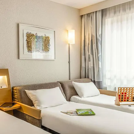 Hotel Novotel Centre Gares 4*