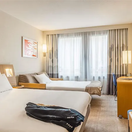 Отель Novotel Centre Gares 4*