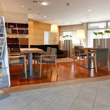 Hotel Novotel Centre Gares 4*