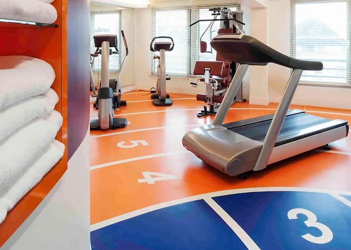 Otel Novotel Centre Gares 4*