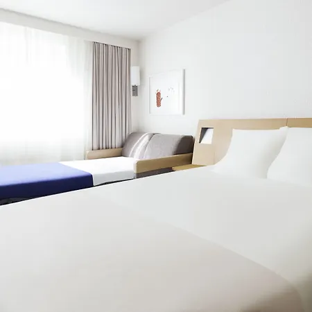 Hotel Novotel Centre Gares 4*