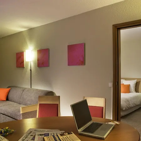 Novotel Centre Gares ليل