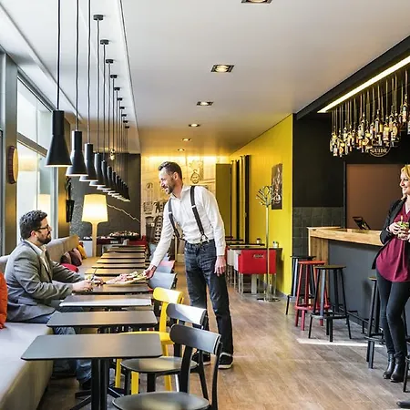 Novotel Centre Gares ليل